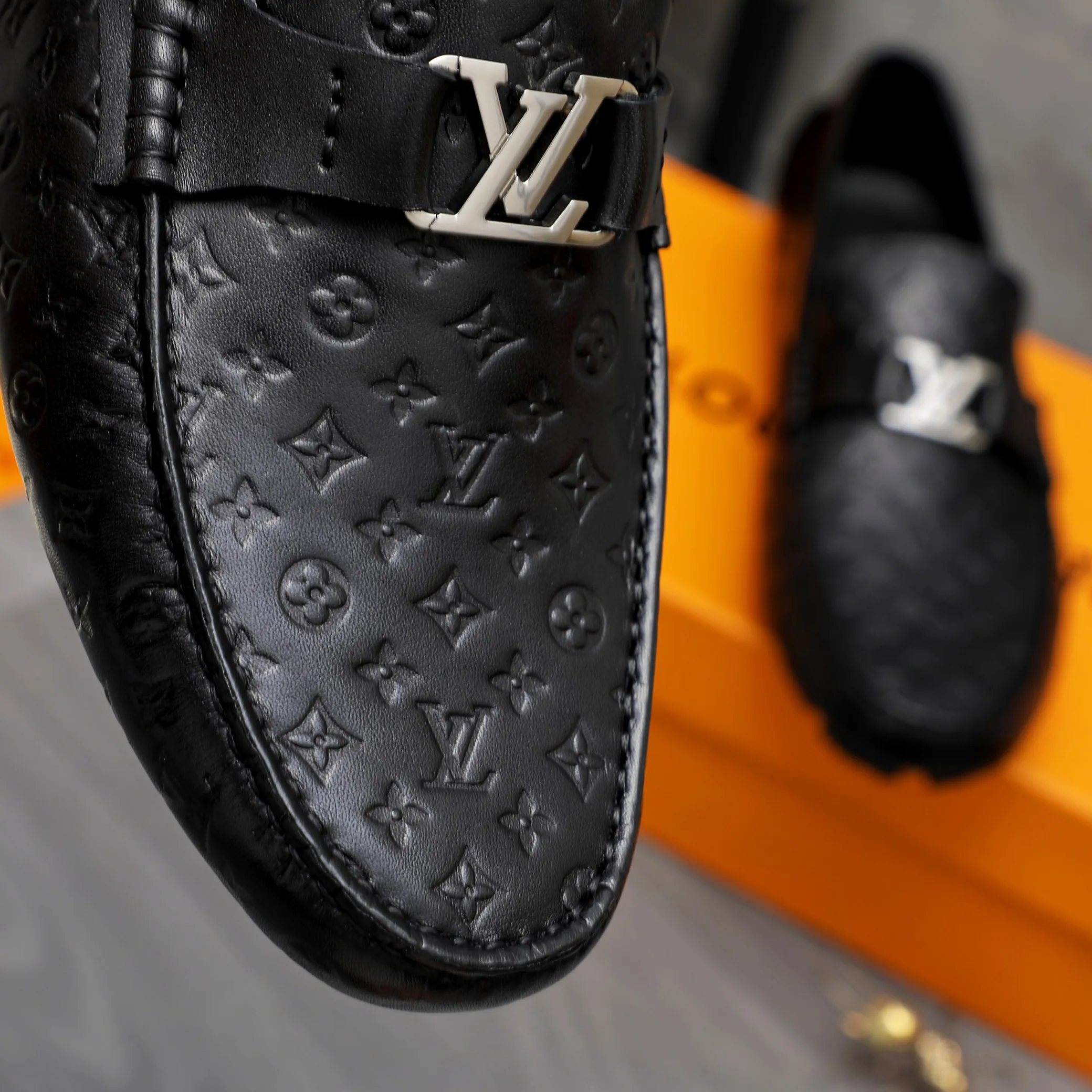 Men's shoes 💰400 Product trademark: LV "Louis Vuitton" casual slip-on shoes Regular size: 38-45 (45 is custom-made and non-returnable) Product materials: Selected cowhide embossed upper, pigskin lining, rubber outsole